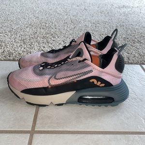 Nike Air Max 2090 rare pink and light blue accents